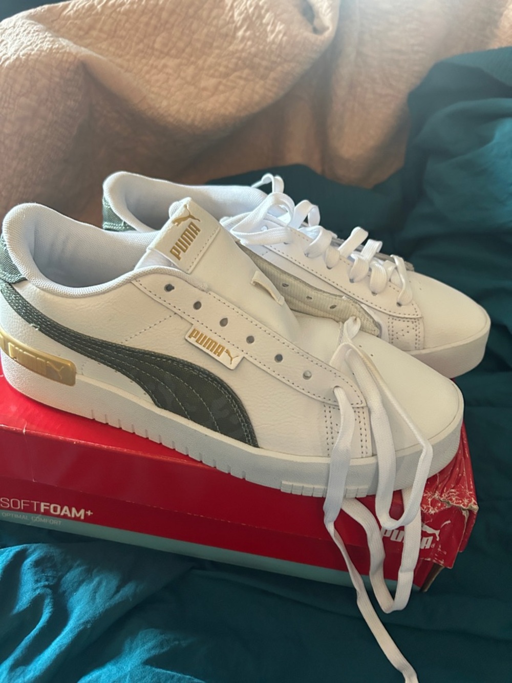 NWT - Women’s Green, White, and Gold Soft Foam Pumas